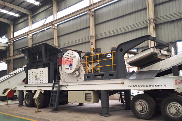 輪胎式移動(dòng)破碎篩分站